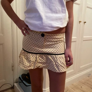 Jättesöt prickig kjol🧡 - Storlek S