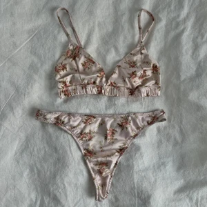 Underkläder  - Super fina underkläder i skönt material som tyvär aldrig kommit till någon användning! Inga defekter! Kontakta för frågor eller om du vill köpa<3