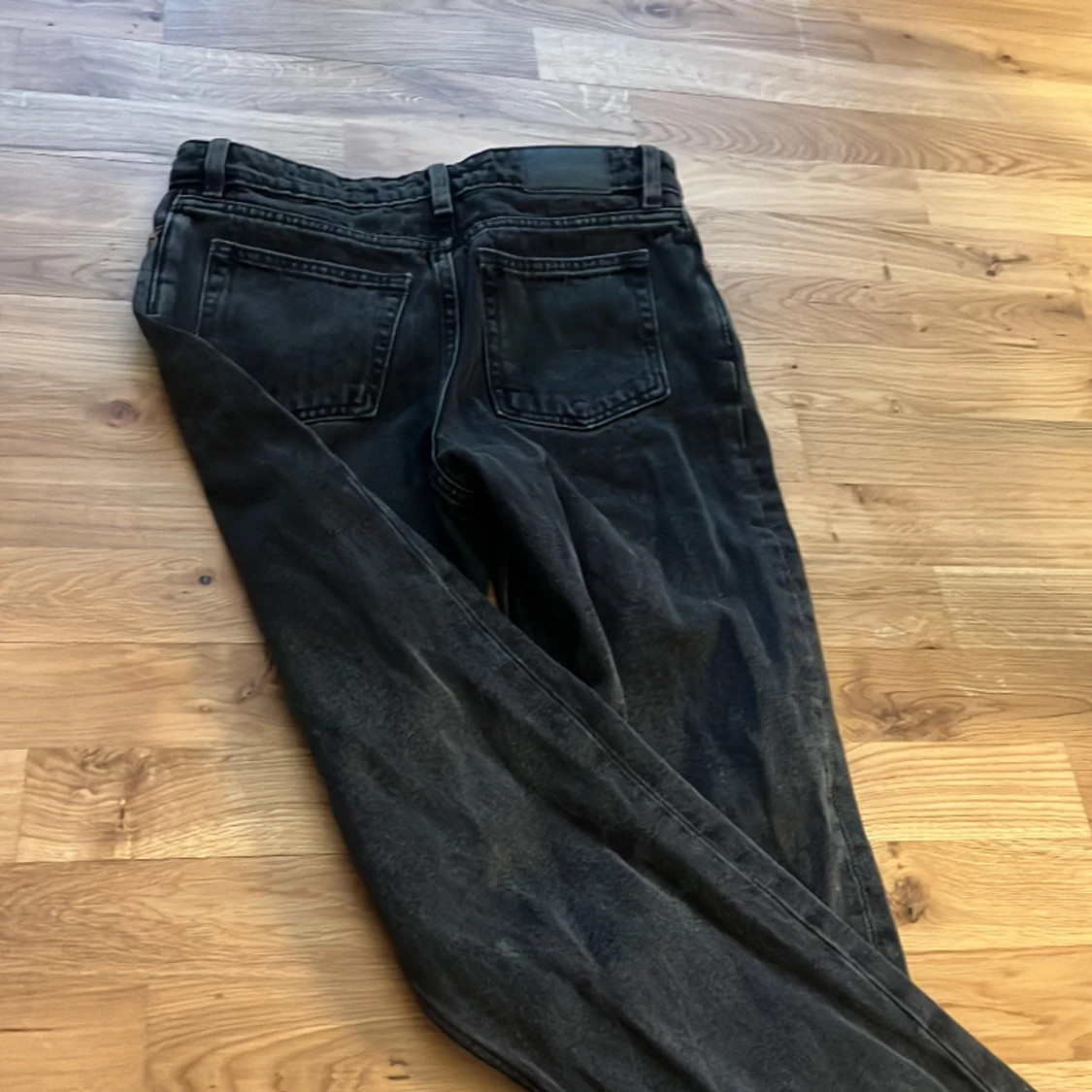 Jeans lågmidjade gråa ( MONKI jeans ) - 90