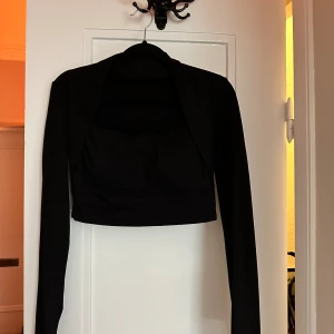 Halara topp - Topp från Halara. Fint skick.  Strl XS/S