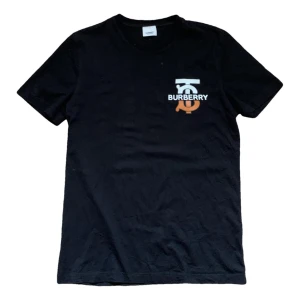 Burberry T-shirt - Bra kondition 