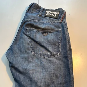 Armani jeans Us 30 - Ganska loose fit men inte jätte  Snygga till sommarn passar alla stilar 