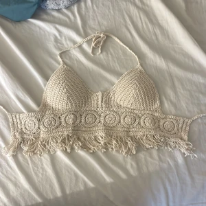 Topp - Säljer denna toppen då den inte kommer till användning.  Köpt i Thailand💕
