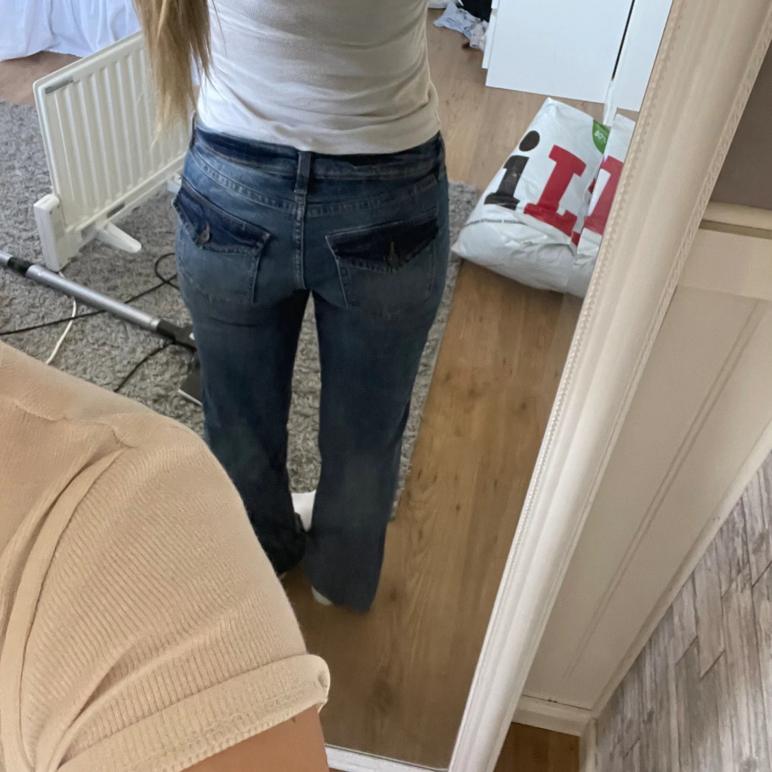 Blå lågmidjade jeans  - 90