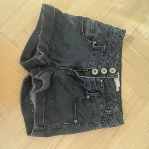 Unika shorts - Prisförslag tas emot 🥰