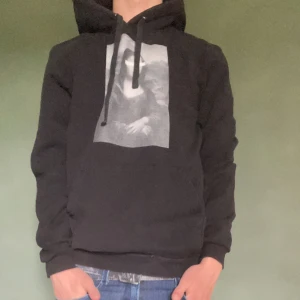 Måna Lisa hoodie - Mona Lisa hoodie ifrån the cool elephant i bra skick.