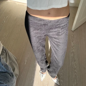 Spetsbyxor  - Superfina spetsbyxor😍 köpta secondhand och står tyvärr inget märke, jag är 175