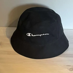 Champion bucket hat - En bucket hat från champion i väldigt gott skick! 