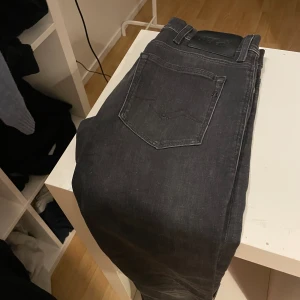 Mörk gråa Replay  - Modell jondrill  Skick 10/10 