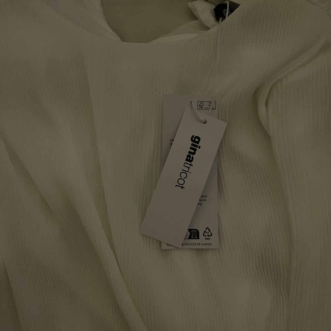 Pleated wave edge mini dress - 90