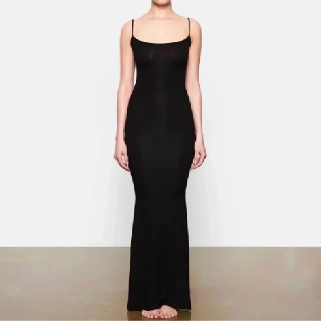 SKIMS KLÄNNING - 90