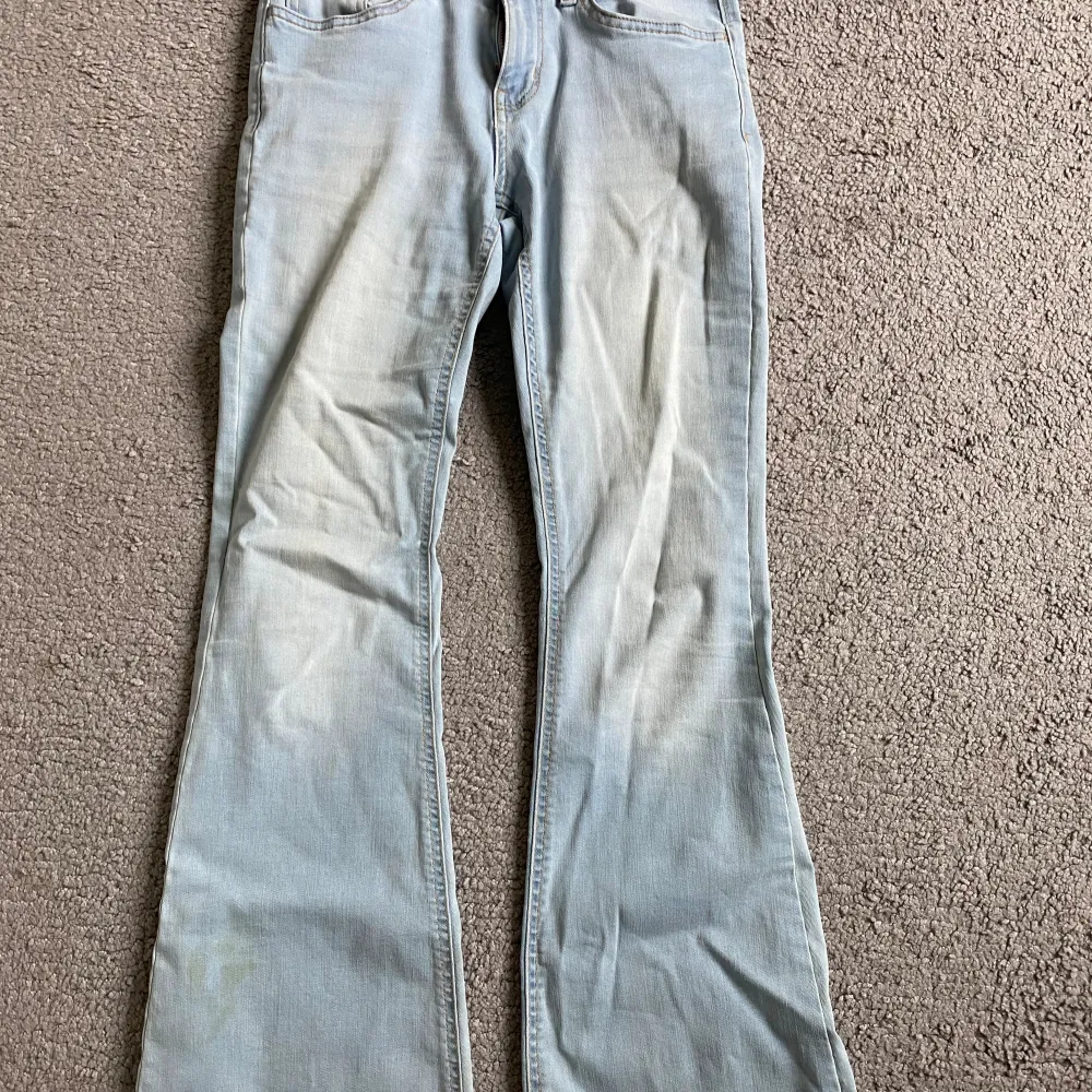 Ett par jeans från lindex. Använd ganska många gånger.. Jeans & Byxor.