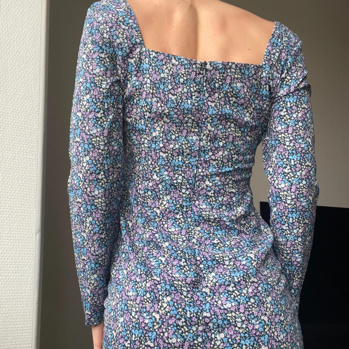 Blommig klänning - 91