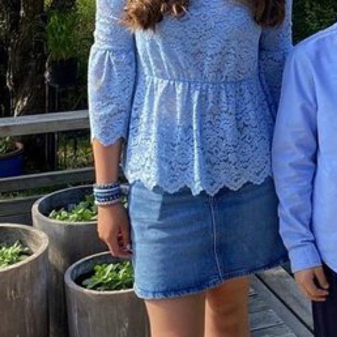 Ljusblå spetts blus  - 90