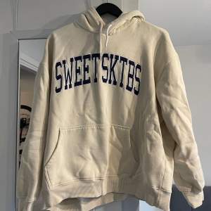 Sweet sktbs tröja, vit, sparsamt använd, bra skick, M, Unisex