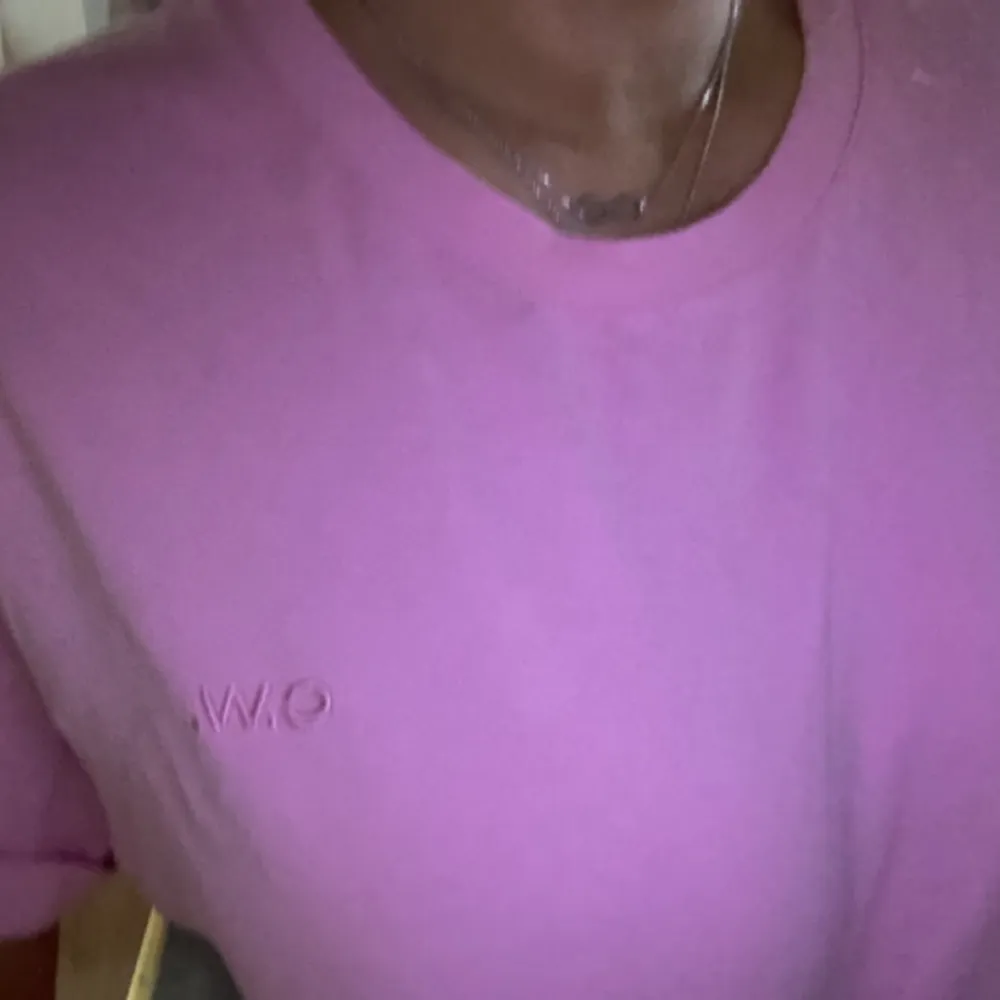Rosa t shirt från Carin Wester super fin rosa färg, aldrig använd . T-shirts.