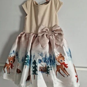 Klänning ny ren  - Ny med prislapp. 