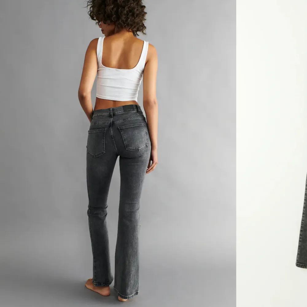 Endast använda en gång och är i väldigt bra skick💕. Jeans & Byxor.