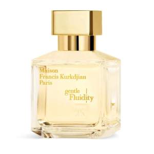 Du köper en dupe på ”Gentle fluidity gold” av Maison Francis Kurkdijan (bild 2 & 3) från ALT. Fragrances, 60ml. Ca 80% kvar av parfymen, spray. OBS!! Hade läckt när jag fick hem den, så den kommer kanske göra det när jag skickar den nu också