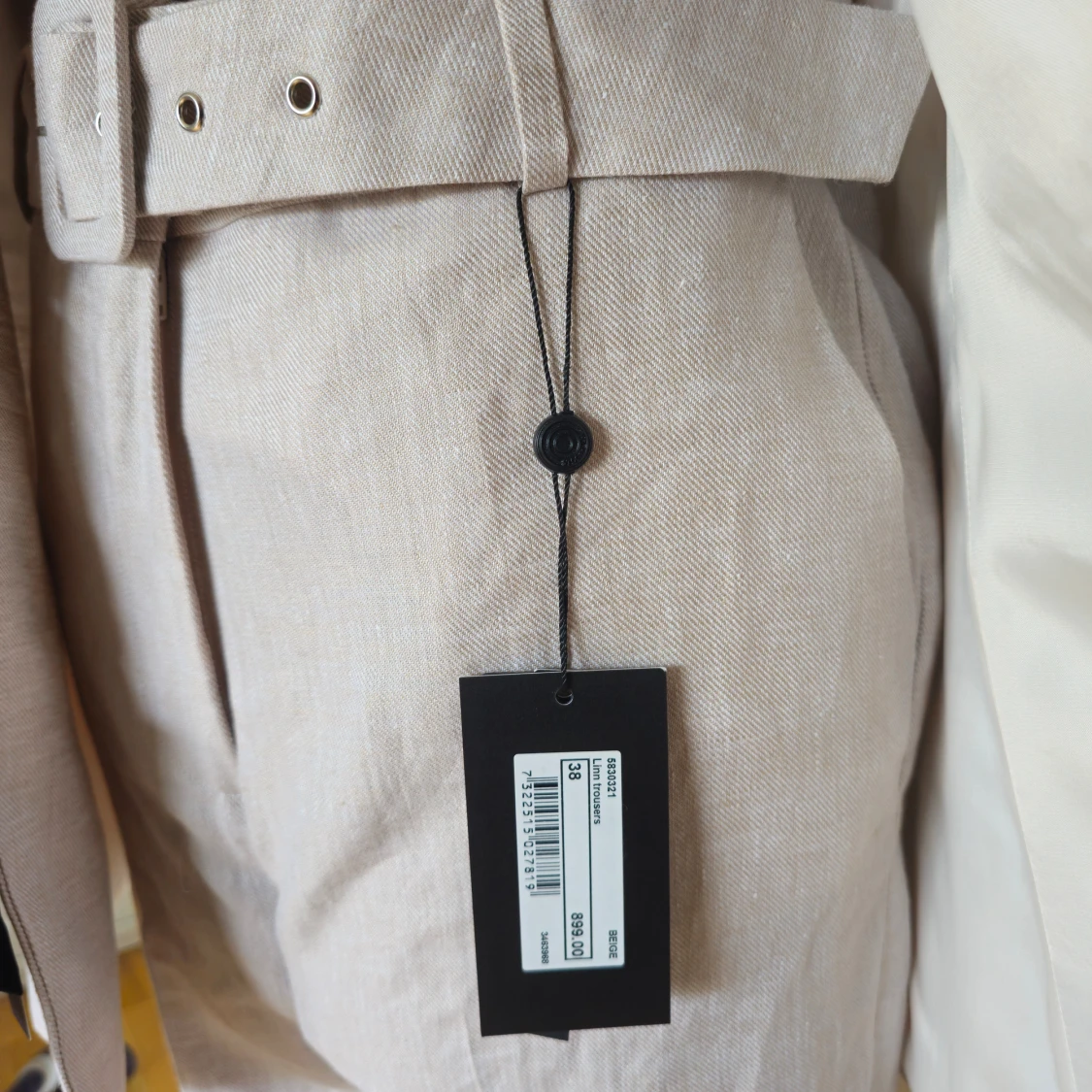 Oanvänd kostym Stockh LM - 93