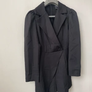 Jumpsuit - Jumpsuit i storlek S från Shein. Frakt tillkommer eller upphämtning i Huddinge.