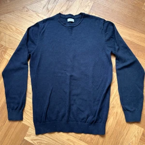 Tunnt stickad crewneck från mango  - Size M  100% bomull 