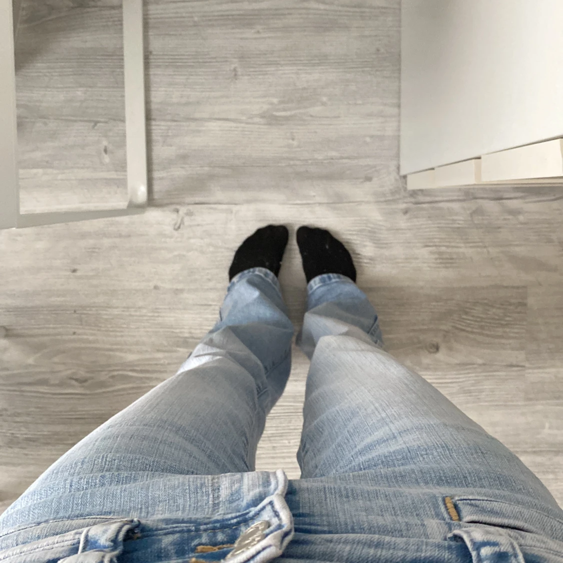 Jag säljer ett  par super snygga jeans från hm i storlek 170(14Y+) - 90