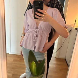 topp - super fin från Gina som man knyter där framme!🩷🩷🩷