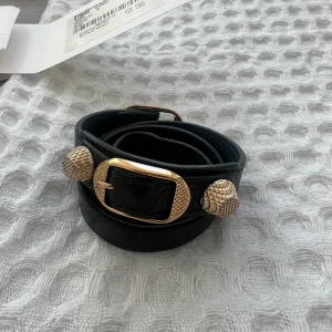 Armband Balenciaga  - Tecken på användning men i väldigt fint skick. Köpt i New York. Pris kan diskuteras!