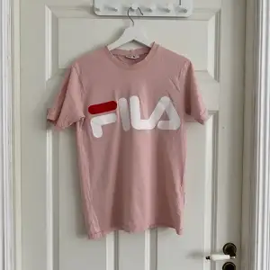 En fin rosa fila tröja, använder inte längre