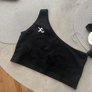 Sport-bh  - Sport-bh från Xshapes, använd 1 gång så nästan helt ny!💕