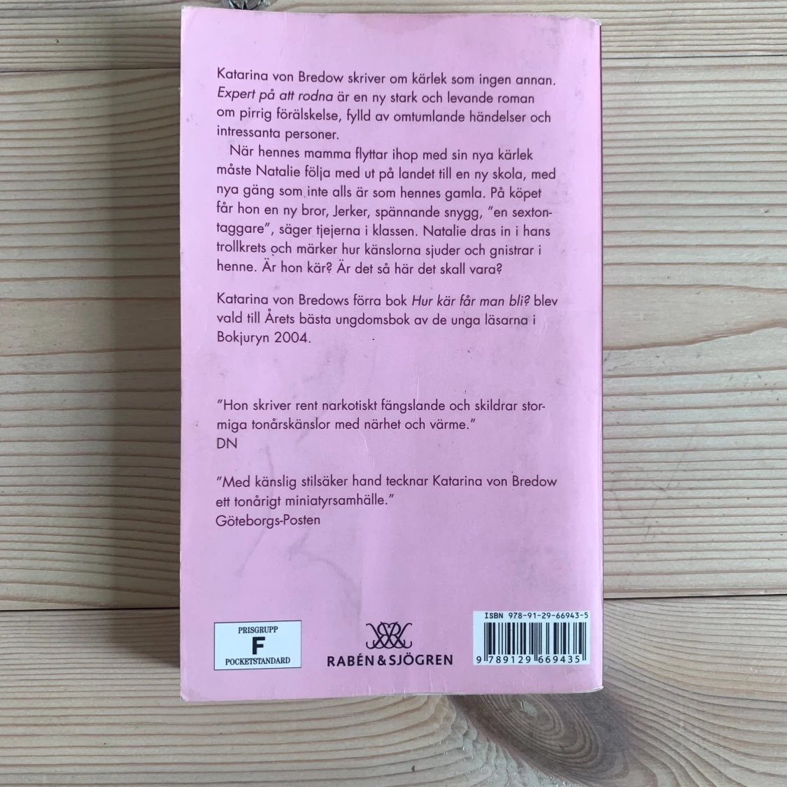 Expert på att rodna - Katarina von Bredow - 90