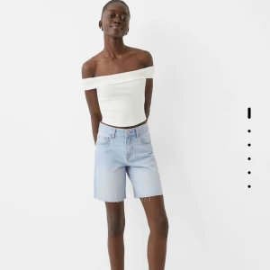 Jeans shorts  - Ett par jeans shorts från bershka som inte kommer till användning❣️