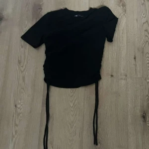 Topp - Jätte söt topp från zara med sjusterbara band💞