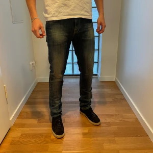 Jeans Guess - Jeans från Guess. Slim fit. Väldigt bra skick! Nypris ca 800kr