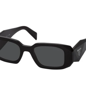Prada sunglasses black - Nästan helt oanvända Prada solglasögon ! Köptes för 4300 mitt pris 2500💞