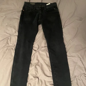 Replay jeans - Replay jeans i modellen ”Anbass”. Toppskick, inga defekter! Skriv för frågor eller funderingar.