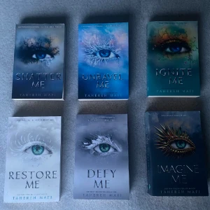Shatter me bokserie - Säljer hela Shatter me serien för endast 450kr! Nypris: 839kr Böckerna är i fint skick men lästa. Kan mötas upp i Helsingborg men skulle föredra att posta. Hör av dig för fler bilder.