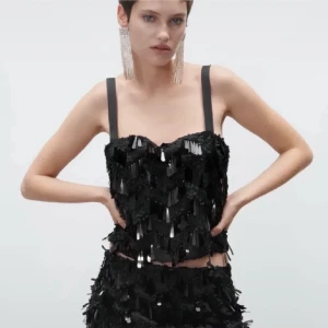 Glittrig topp - Jättefin, använd 2 gånger bra skick super söt!!