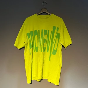 Vlone A$ap Rocky tee - För fet helt enkelt. Inte min storlek därför måste ja bli av med han. 