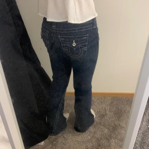 True religion lågmidjade jeans  - Sååå snygga och perfekta jeans som tyvärr inte kommer till användning. I nyskick!!