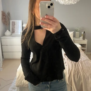 Blus - Söt blus köpt från sellpy men kommer från zara 💓 perfekt till sommaren eller utekvällar