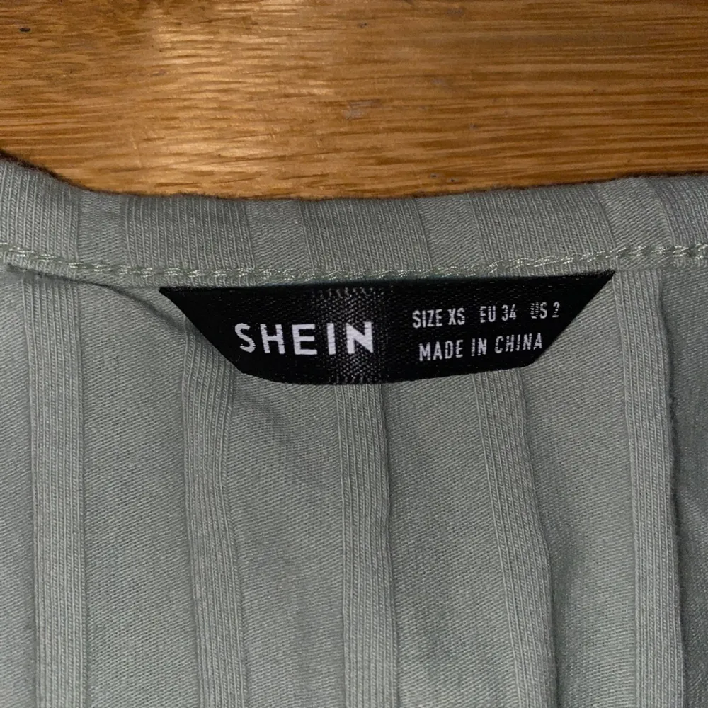 Långärmad tröja från Shien. Toppar.