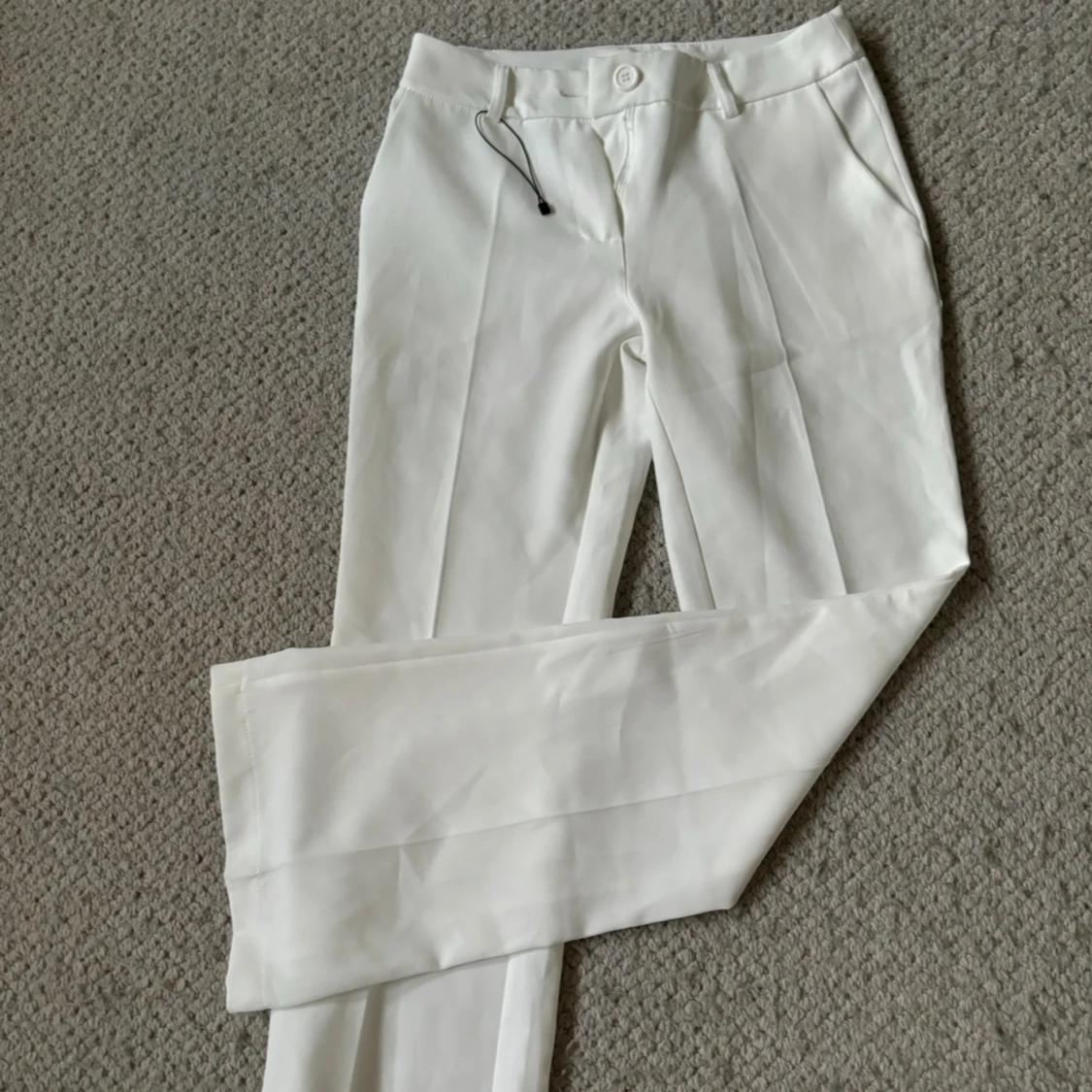 Designbysi kostymbyxor