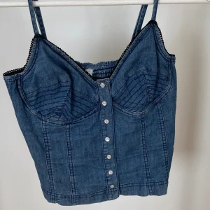 Jeanstop - Superfin jeanstop i bra skick, perfekt till sommar eller utgång💗