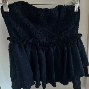 Tub topp - En skit snygg tub topp! Den är från shein men den har ändå bra kvalite! Den har inga defekter! Den passar skit bra på sommaren!