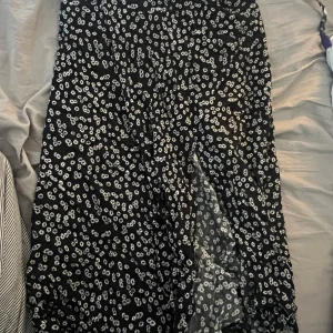 Kjol  - Super fin, den har en slits på sidan🩷