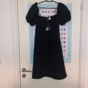 Simpel klänning  - En oanvänd klänning från HM storlek L (40)  