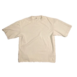 Uniqlo t-shirt - Oversized Uniqlo Airism Tee i mcyket fint skick, inga brister