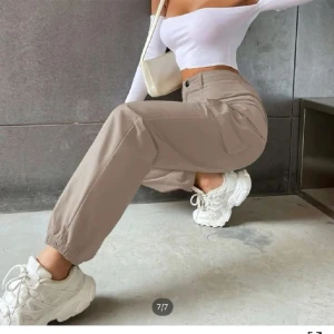 Byxor - Storlek L Aldrig använda 